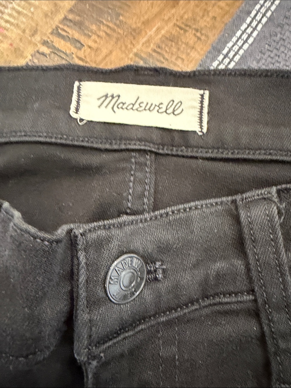 Madewell Skinny Jeans in Black - Picture 2 of 6